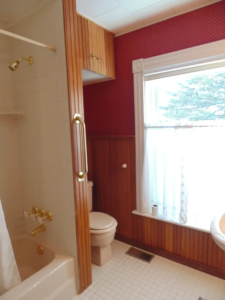 76 Kennebec Road Hampden ME 04444