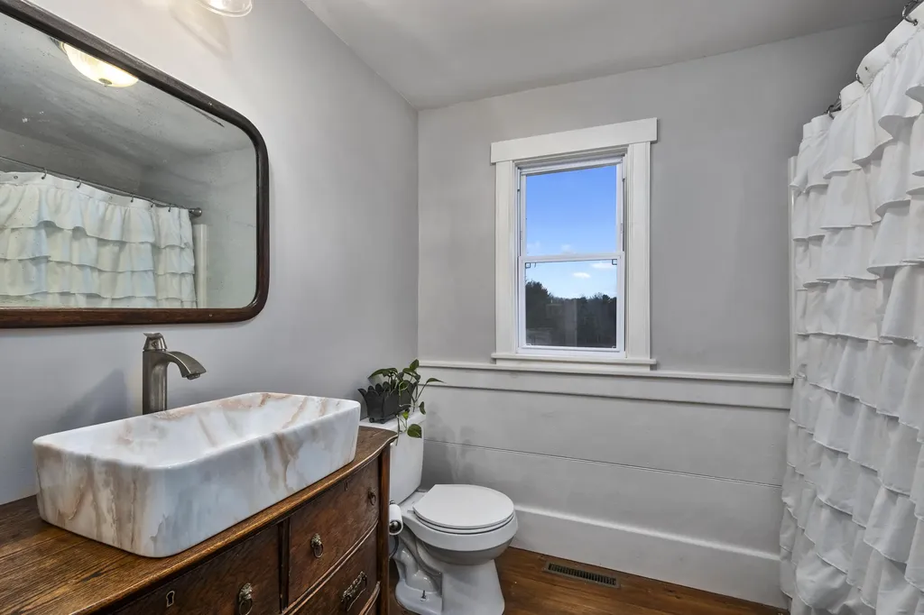 600 Manktown Road Waldoboro ME 04572