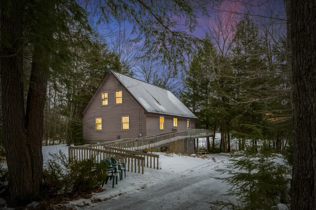 360 Quiet Harbor Road Readfield ME 04355