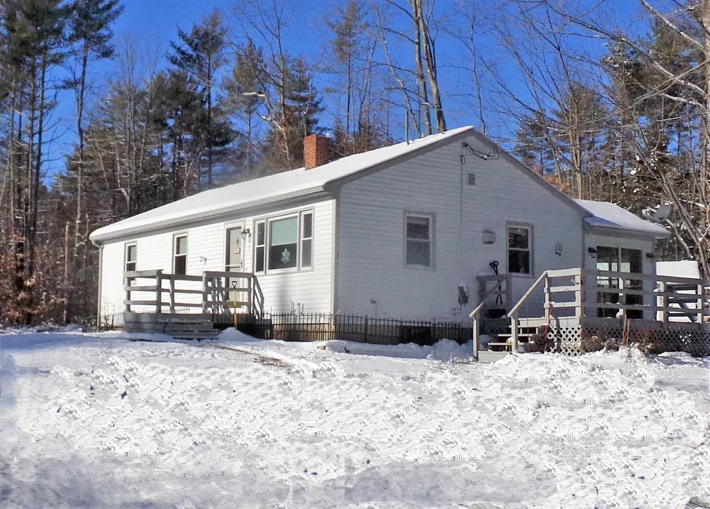 57 N Raymond Road Poland ME 04274