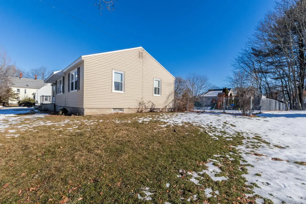 116 W Pleasant Street Westbrook ME 04092