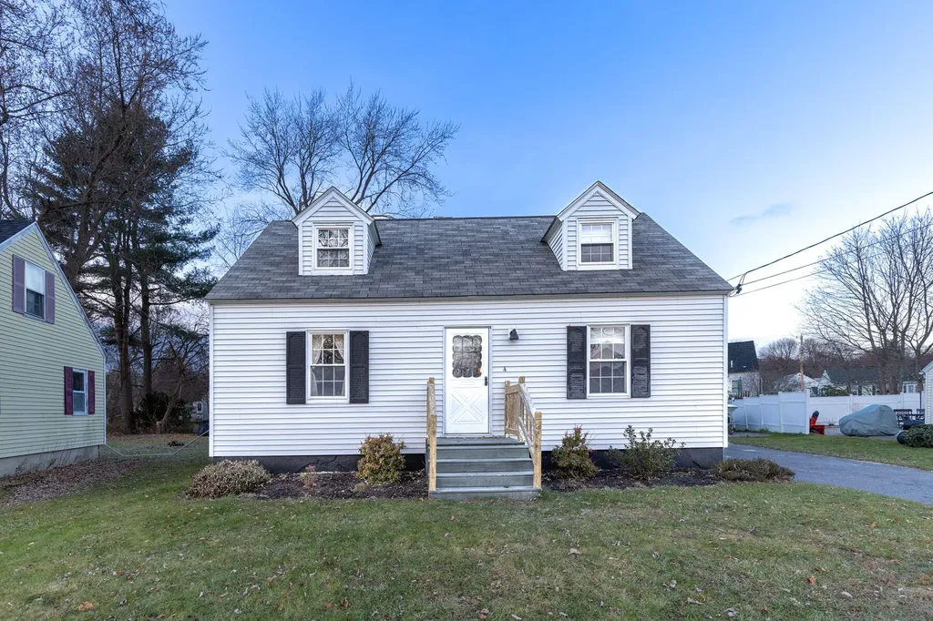 4 Hobbs Circle Eliot ME 03903
