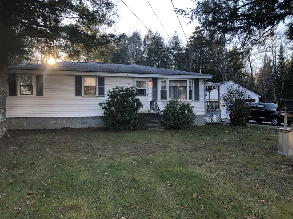 74 Town House Road West Gardiner ME 04345