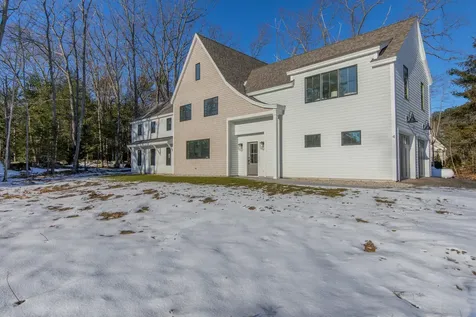 4 Finnegans Way Falmouth ME 04105