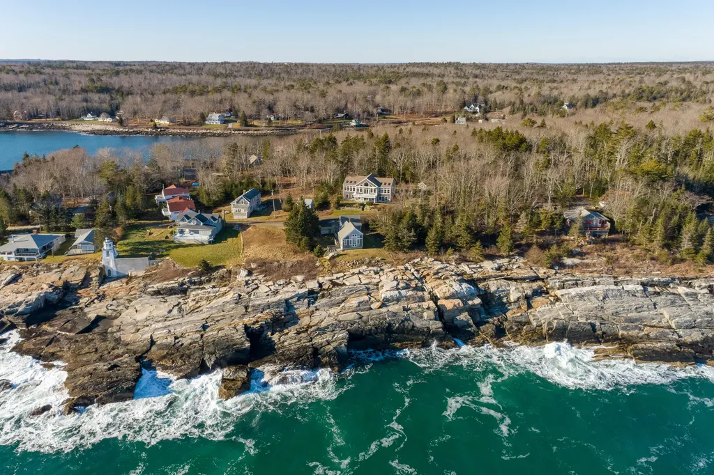 12 Island View Road Bristol ME 04541