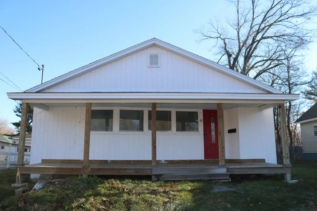 43 Drummond Avenue Waterville ME 04901