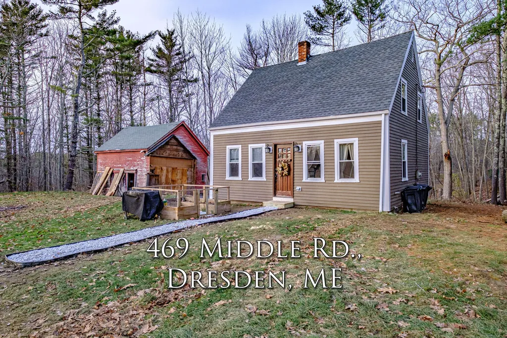 469 Middle Road Dresden ME 04342