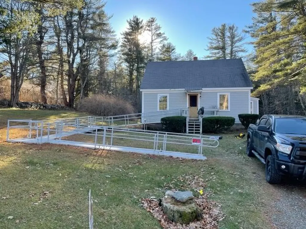 24 Willow Lane Wiscasset ME 04578
