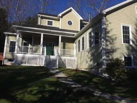 25 Arboleda Way Camden ME 04843