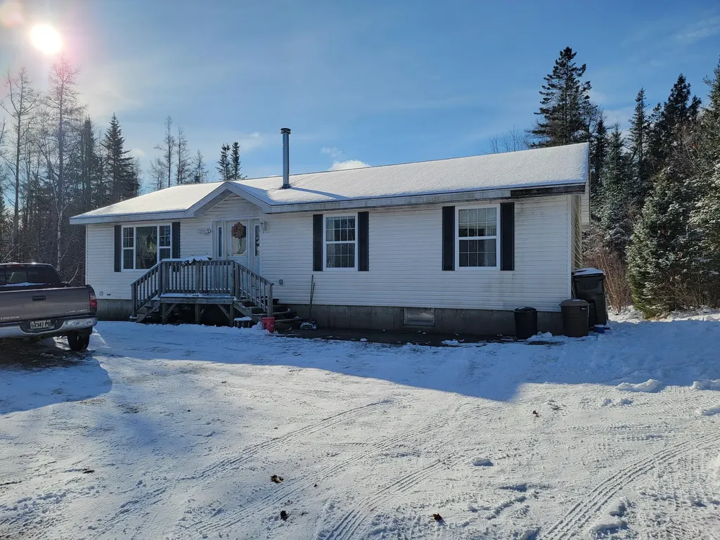 1058 Pleasant Street Blue Hill ME 04614