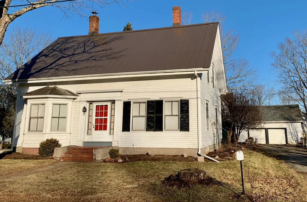 25 Cooper Street Machias ME 04654