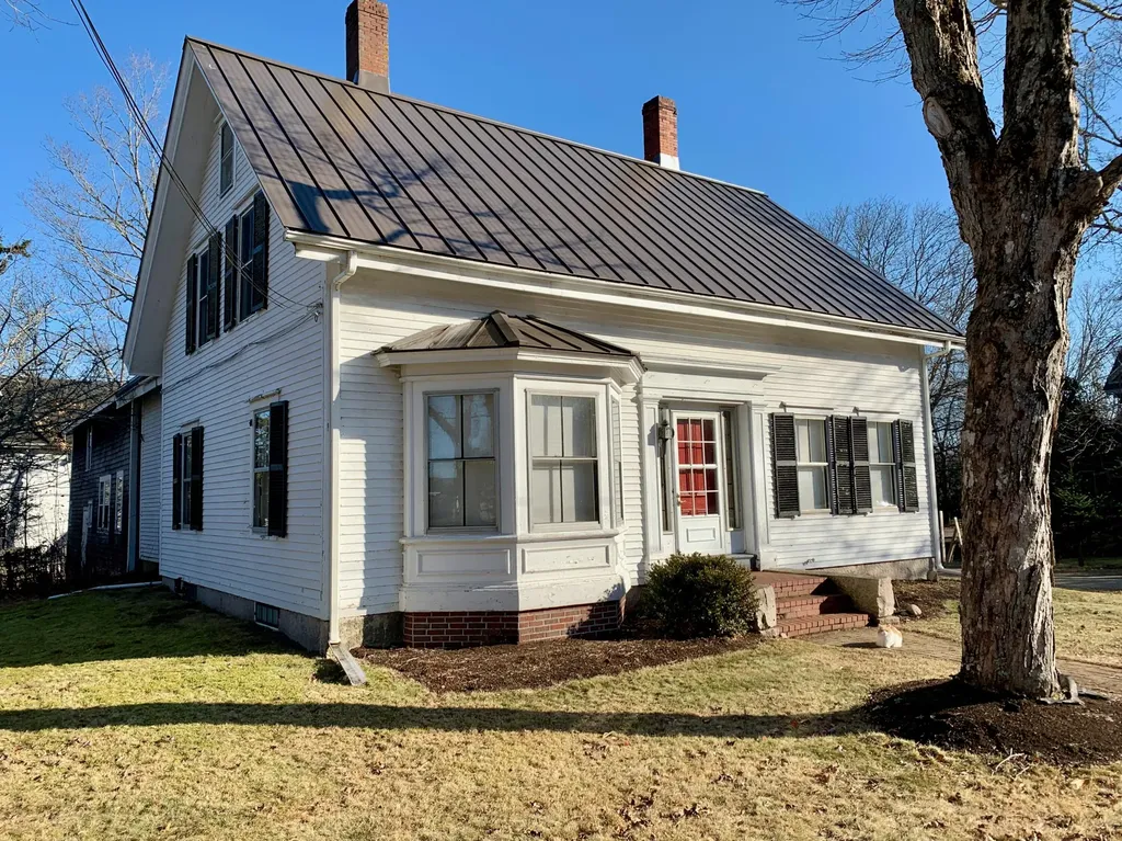 25 Cooper Street Machias ME 04654