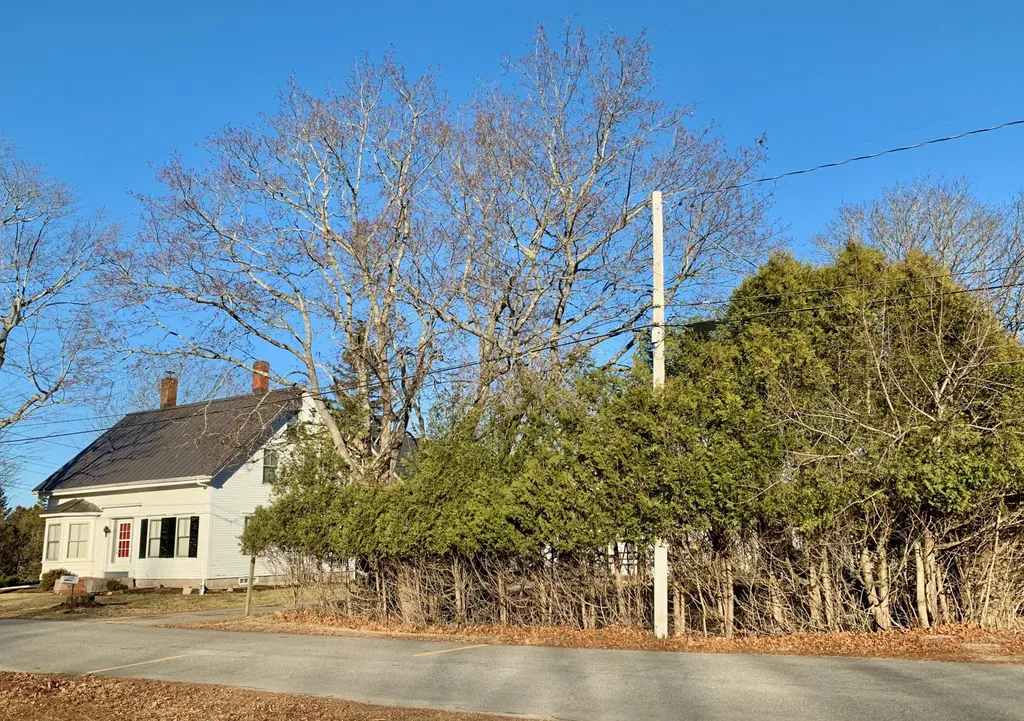 25 Cooper Street Machias ME 04654