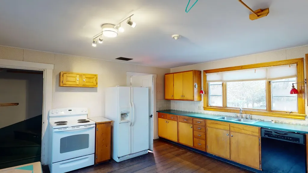 25 Cooper Street Machias ME 04654