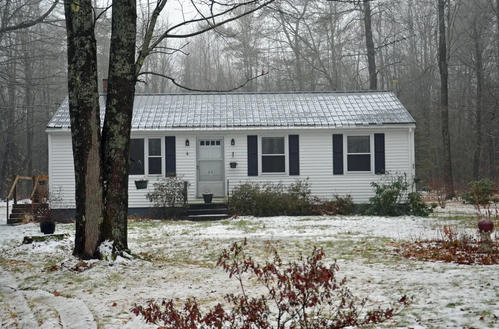 21 Edythe Lane Otisfield ME 04270