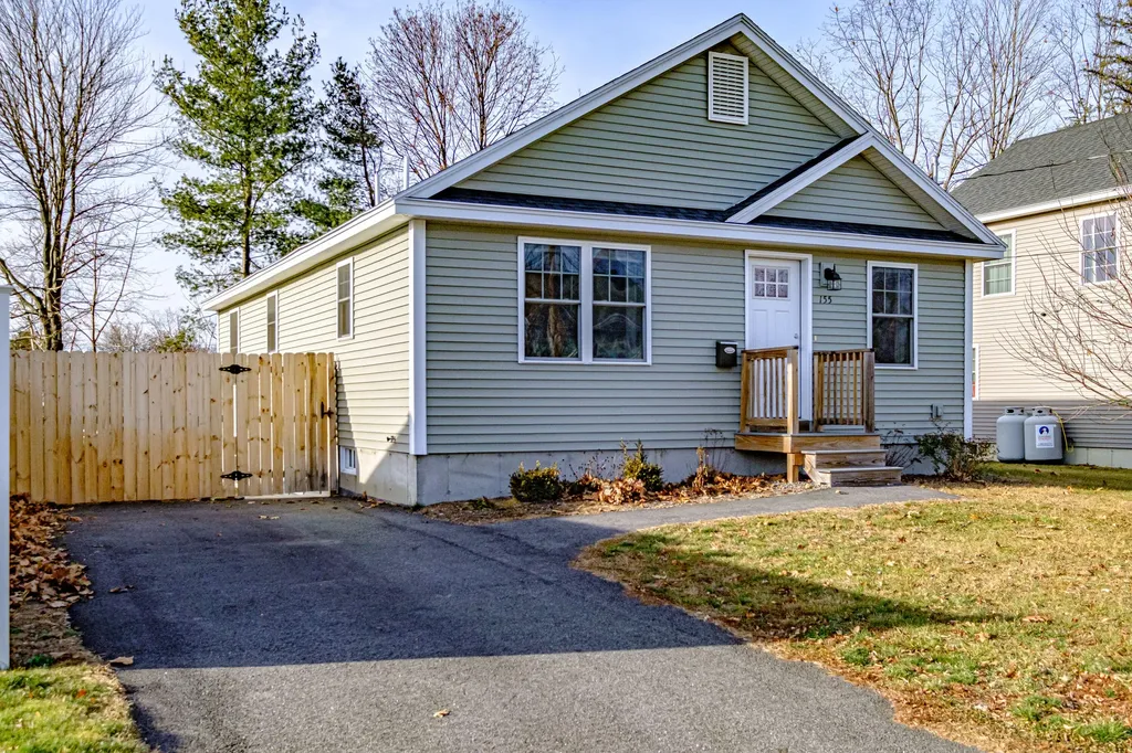 155 W Pleasant Street Westbrook ME 04092