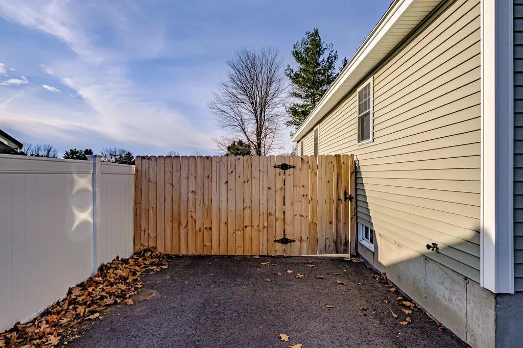 155 W Pleasant Street Westbrook ME 04092