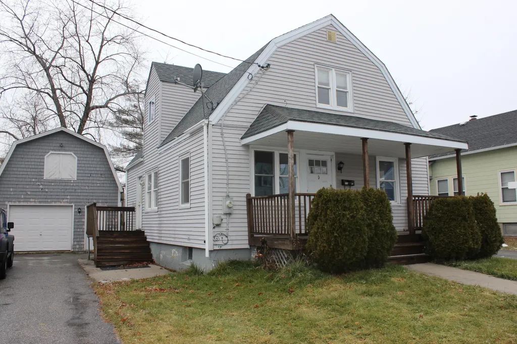 31 Perley Street Lewiston ME 04240
