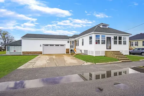 13 Bradford Street Lewiston ME 04240