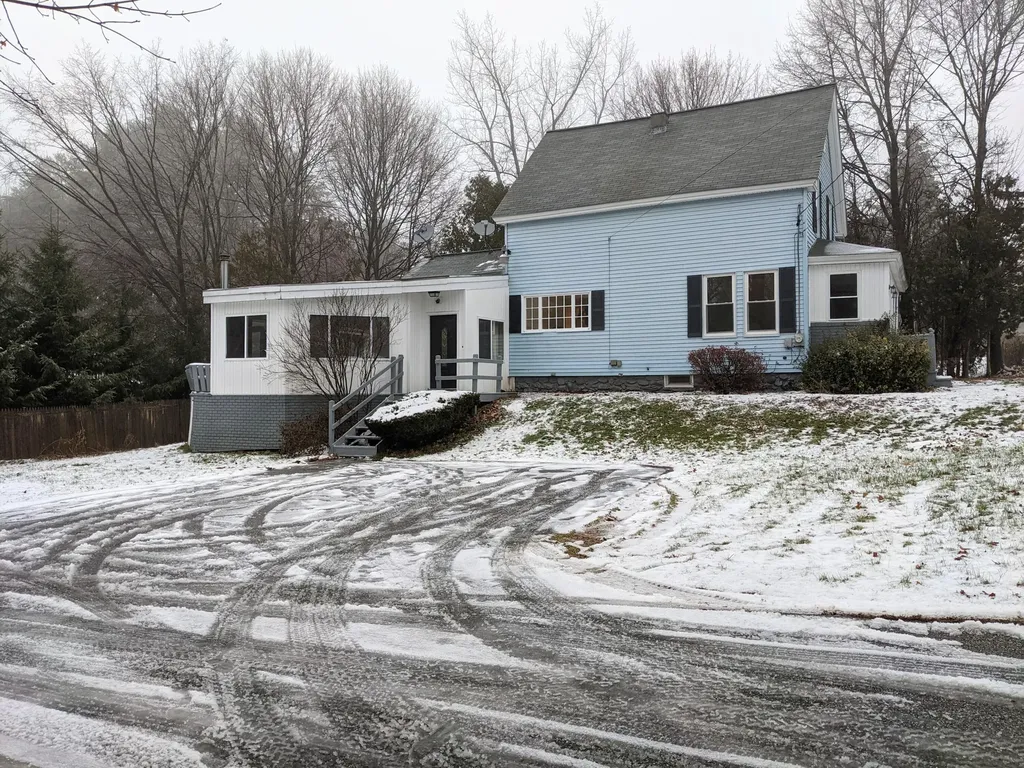 386 Pond Road Lewiston ME 04240