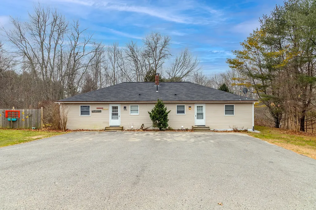 1096 Middle Road Warren ME 04864