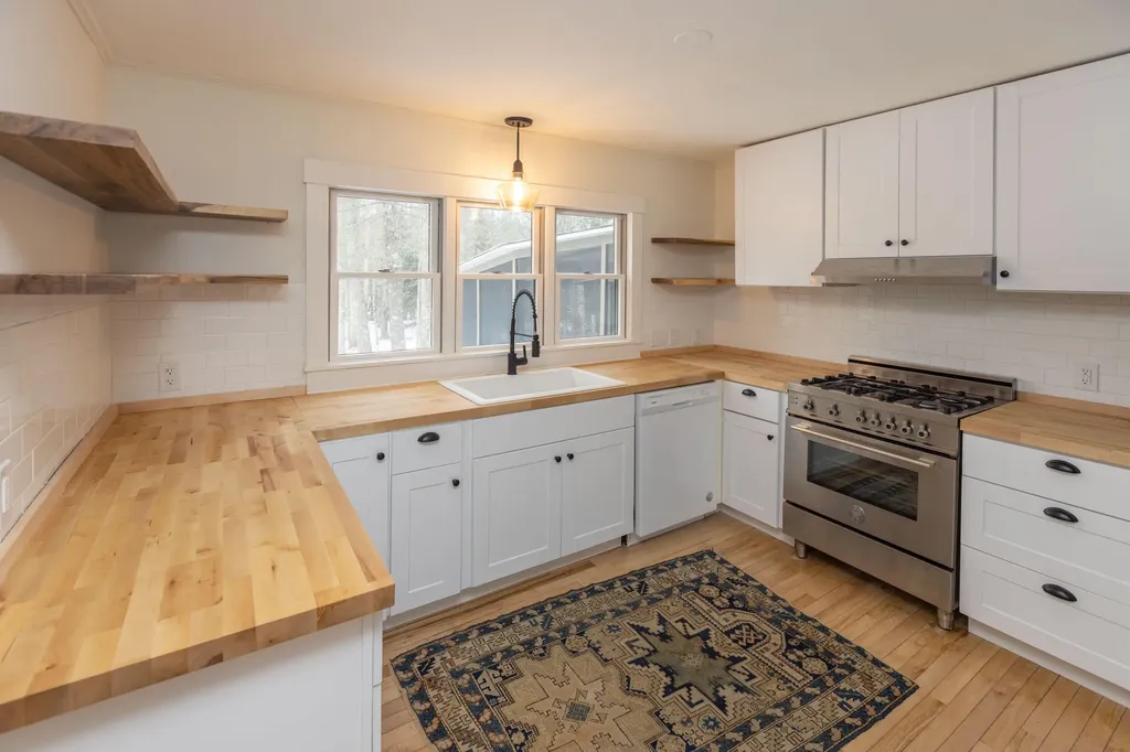 13 Pleasant Ridge Drive Camden ME 04843