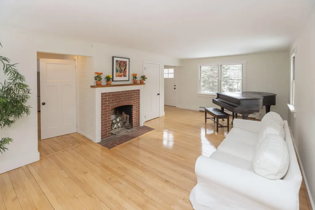 13 Pleasant Ridge Drive Camden ME 04843