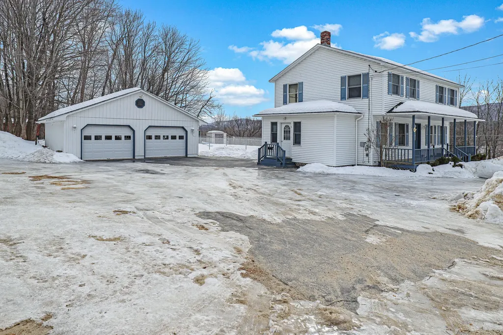 8 Chase Avenue Mexico ME 04257