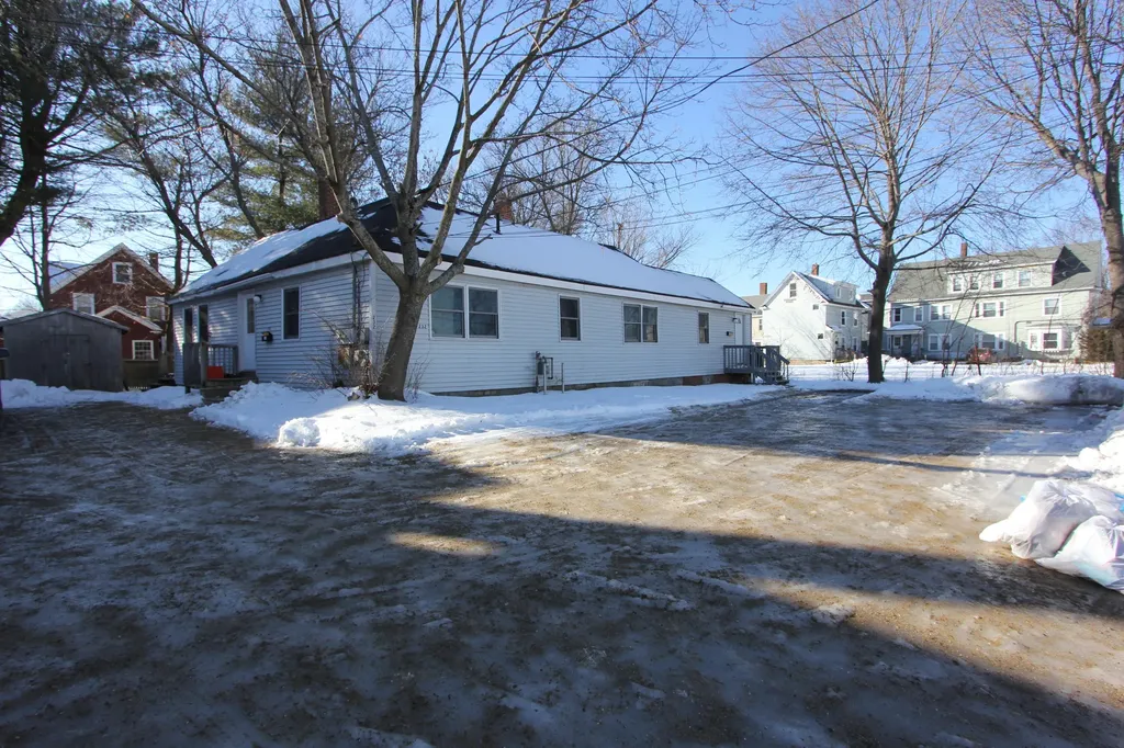 232 Turner Street Auburn ME 04210