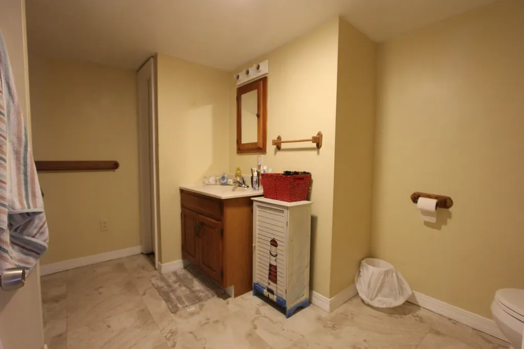 232 Turner Street Auburn ME 04210