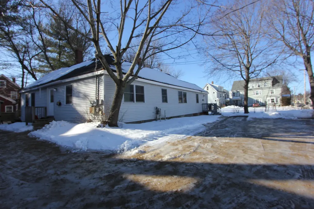 232 Turner Street Auburn ME 04210