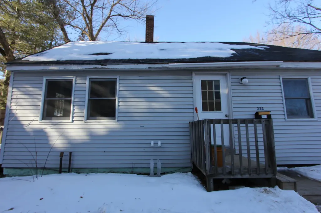 232 Turner Street Auburn ME 04210