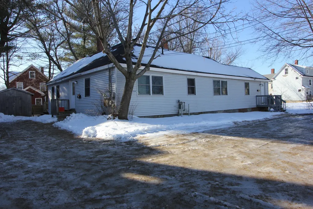 232 Turner Street Auburn ME 04210
