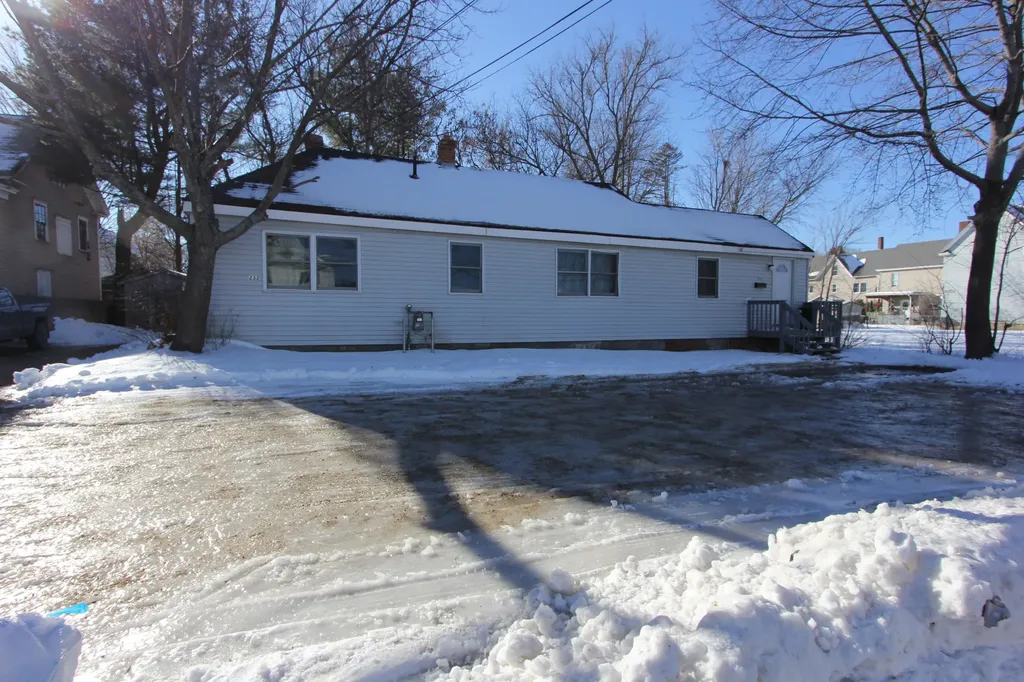 232 Turner Street Auburn ME 04210