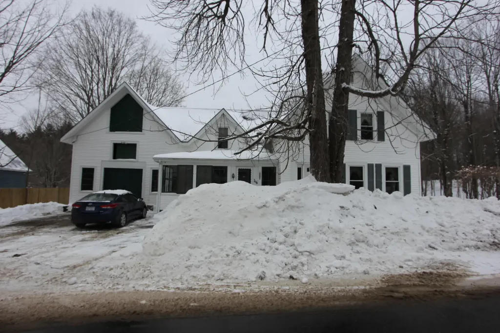 46 Maple Street Monmouth ME 04259