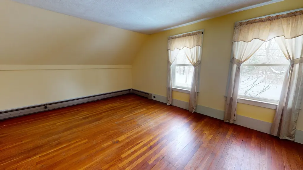 46 Maple Street Monmouth ME 04259