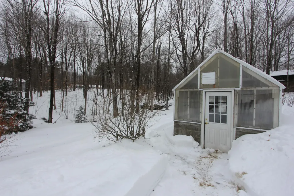 46 Maple Street Monmouth ME 04259