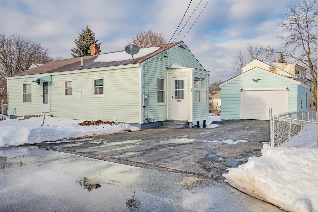 15 Liberty Avenue Biddeford ME 04005