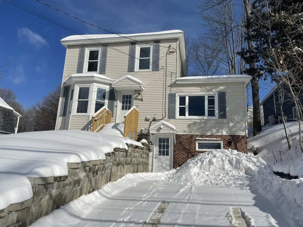 52 Pleasant Street Lewiston ME 04240