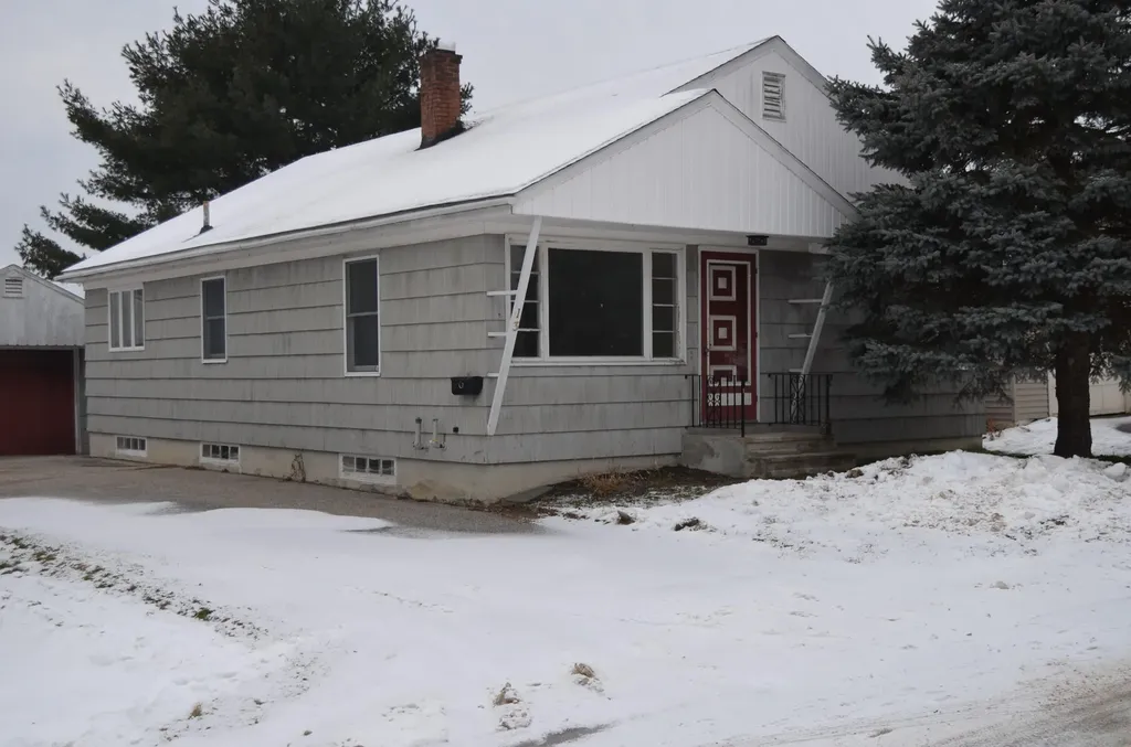 13 1st Street Lewiston ME 04240