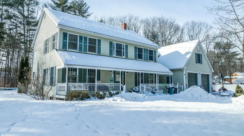 29 N Raymond Road Gray ME 04039