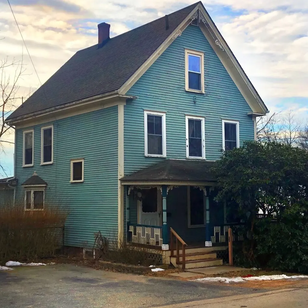 10 Woodlawn Avenue Kittery ME 03904