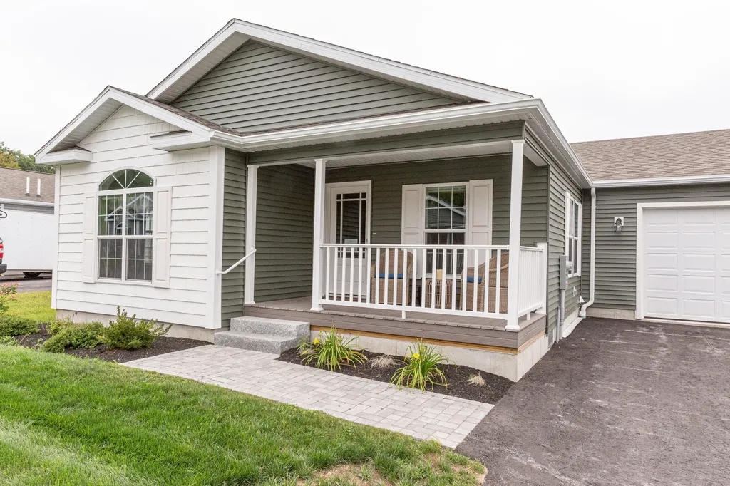 13 David Drive Scarborough ME 04074