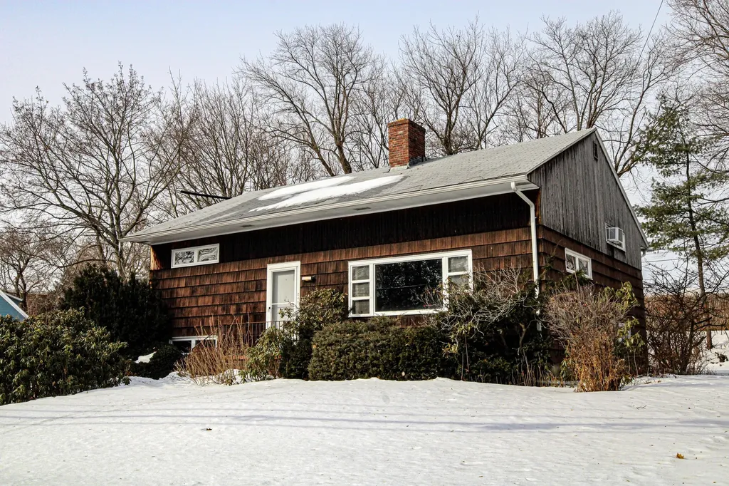 240 Oak Street Lewiston ME 04240