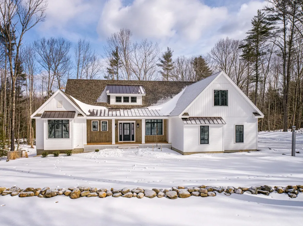 14 Clement Lane Berwick ME 03901