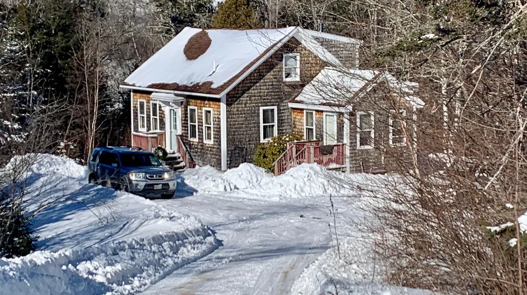 879 County Road Lubec ME 04652