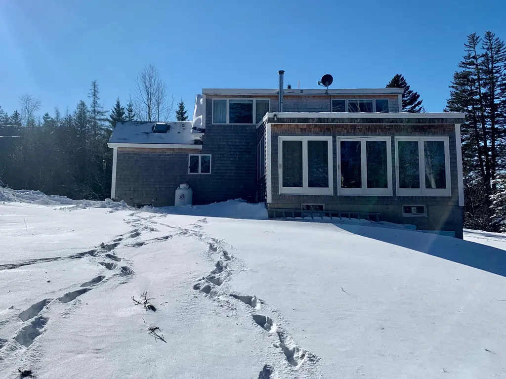 879 County Road Lubec ME 04652