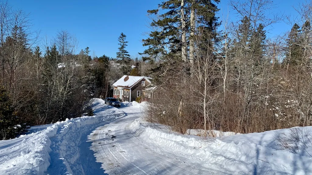 879 County Road Lubec ME 04652