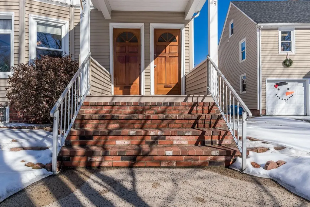 23-25 Deerfield Road Portland ME 04101