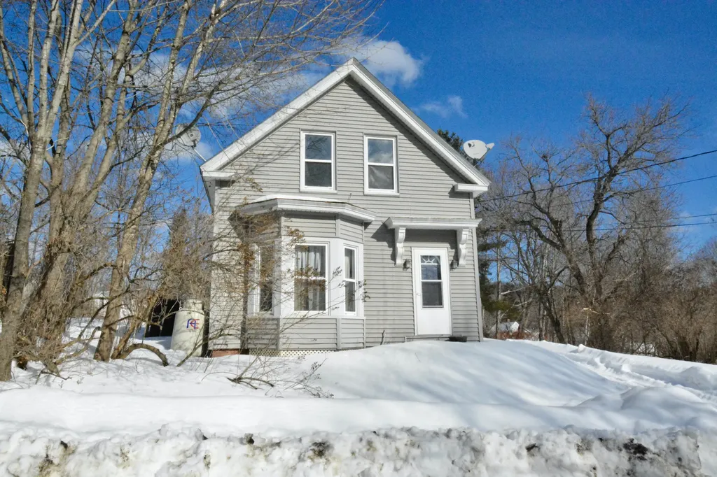 6 Cedar Street Dexter ME 04930